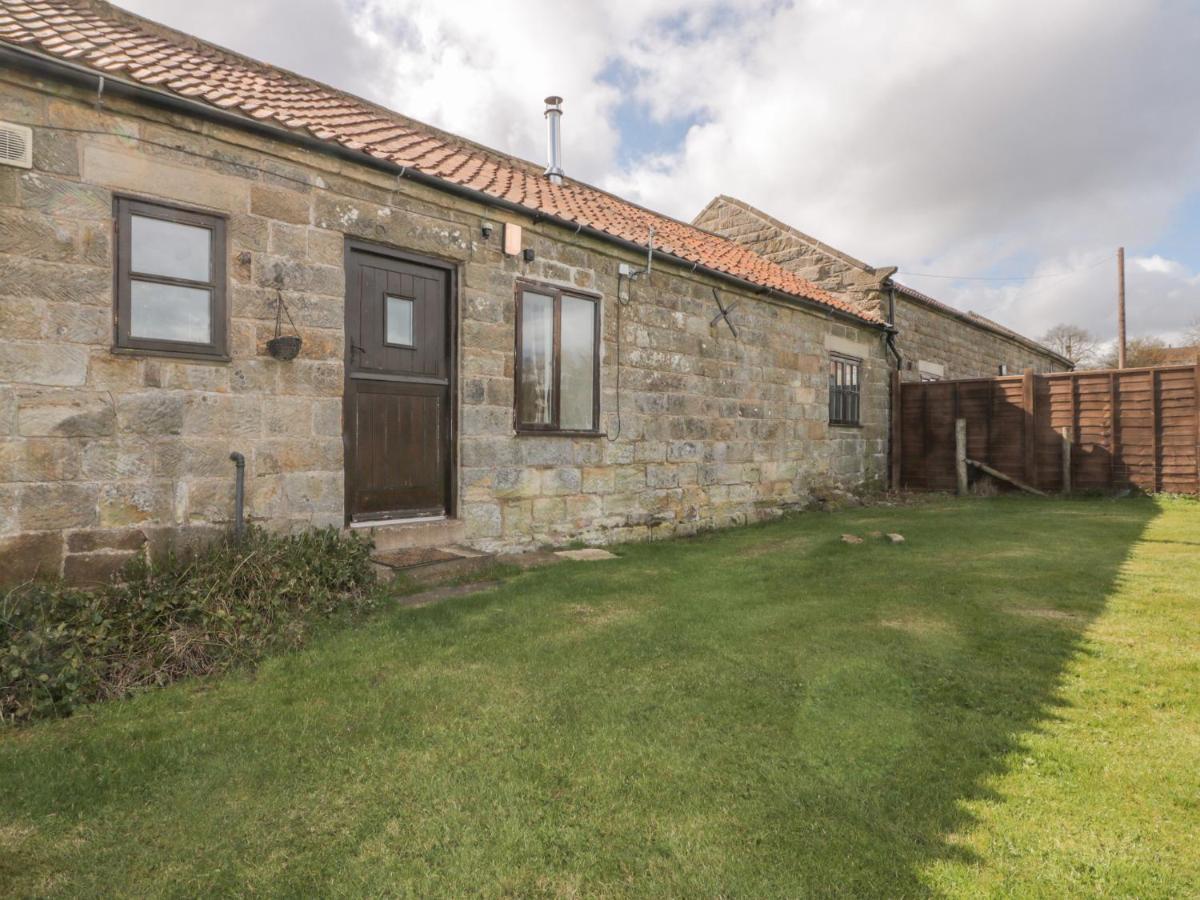 Stable Cottage Staintondale Exterior foto